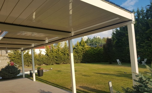 Rolling Roof Pergola